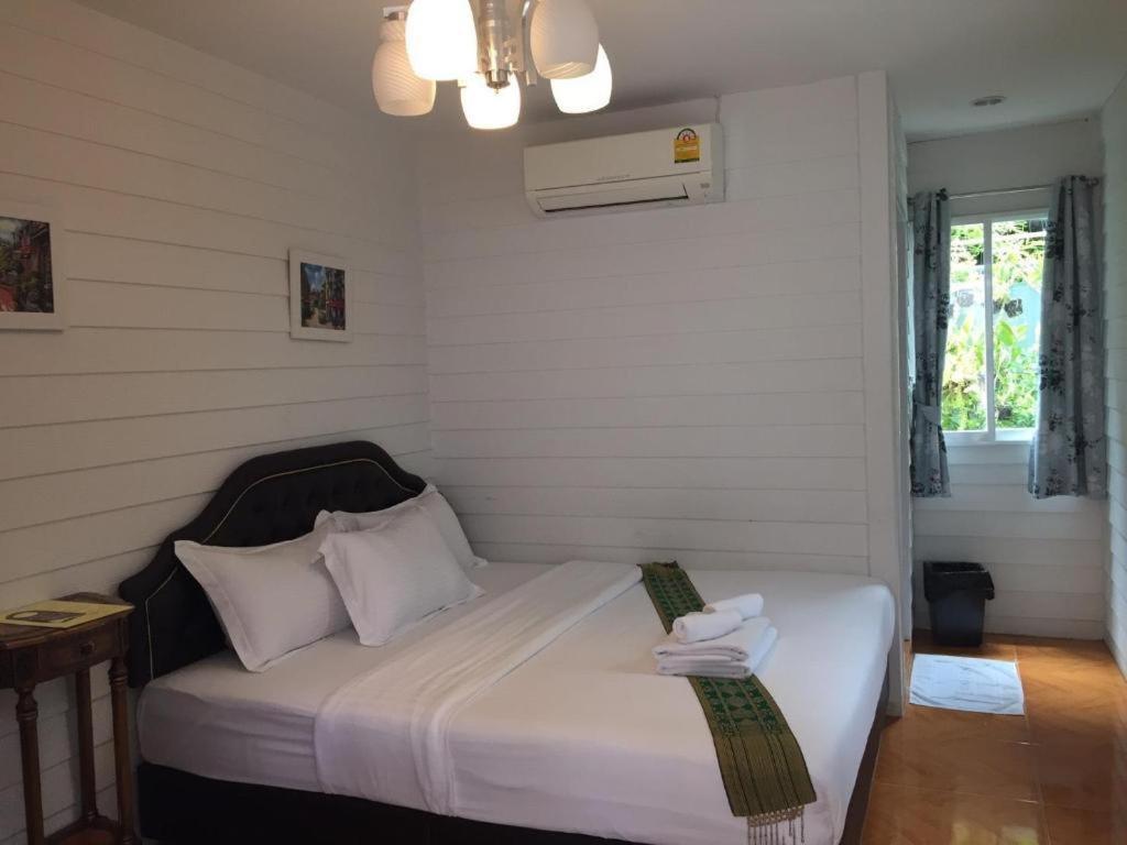 Ban Thungdang Housetel Bangkok Hotel Ngoại thất bức ảnh