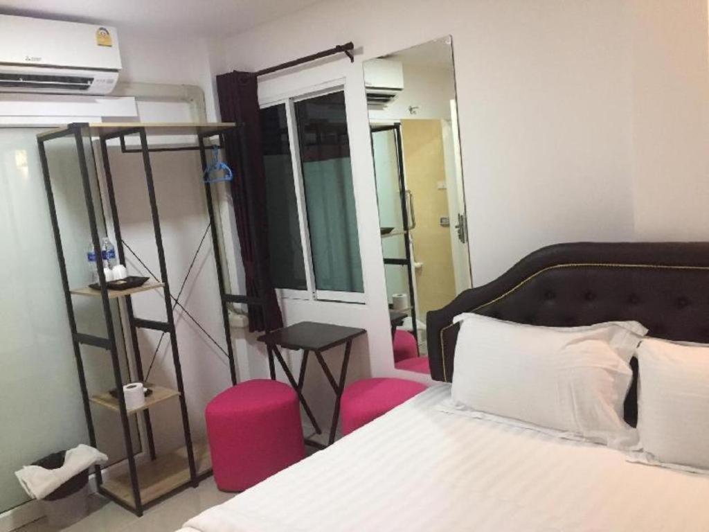 Ban Thungdang Housetel Bangkok Hotel Ngoại thất bức ảnh