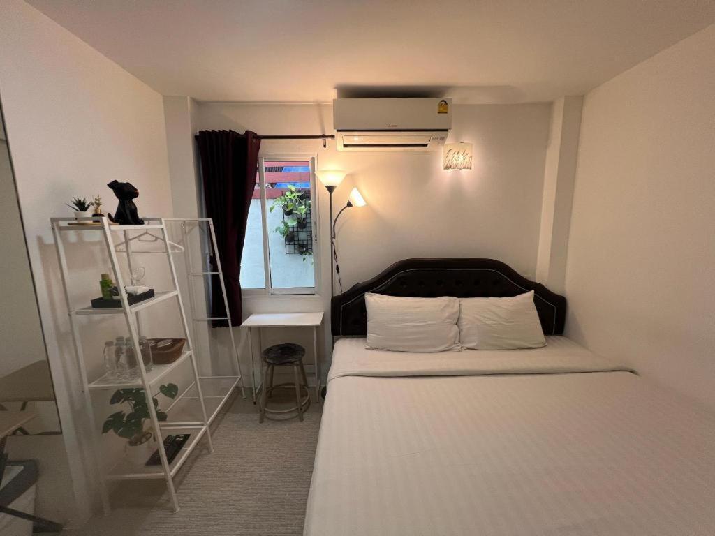 Ban Thungdang Housetel Bangkok Hotel Ngoại thất bức ảnh