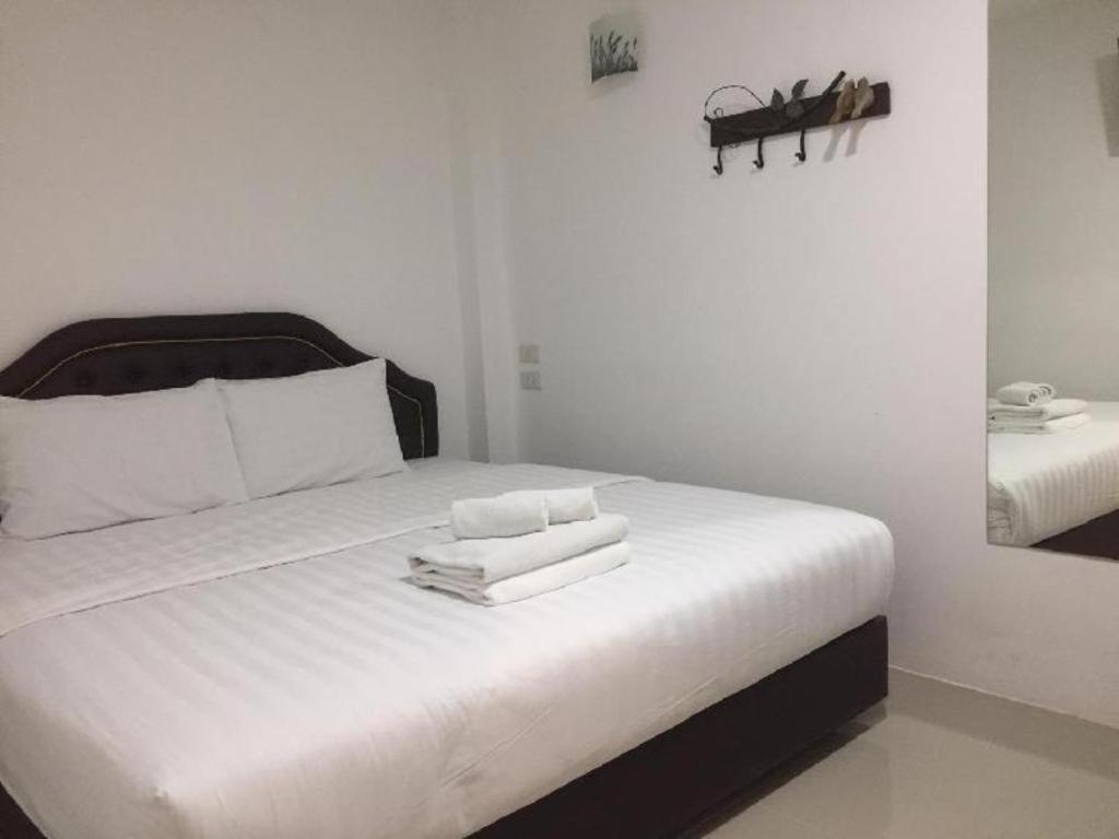 Ban Thungdang Housetel Bangkok Hotel Ngoại thất bức ảnh
