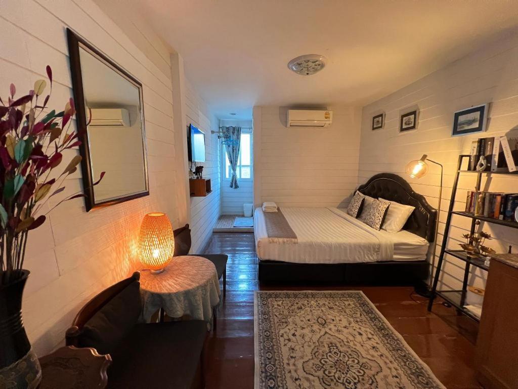 Ban Thungdang Housetel Bangkok Hotel Ngoại thất bức ảnh