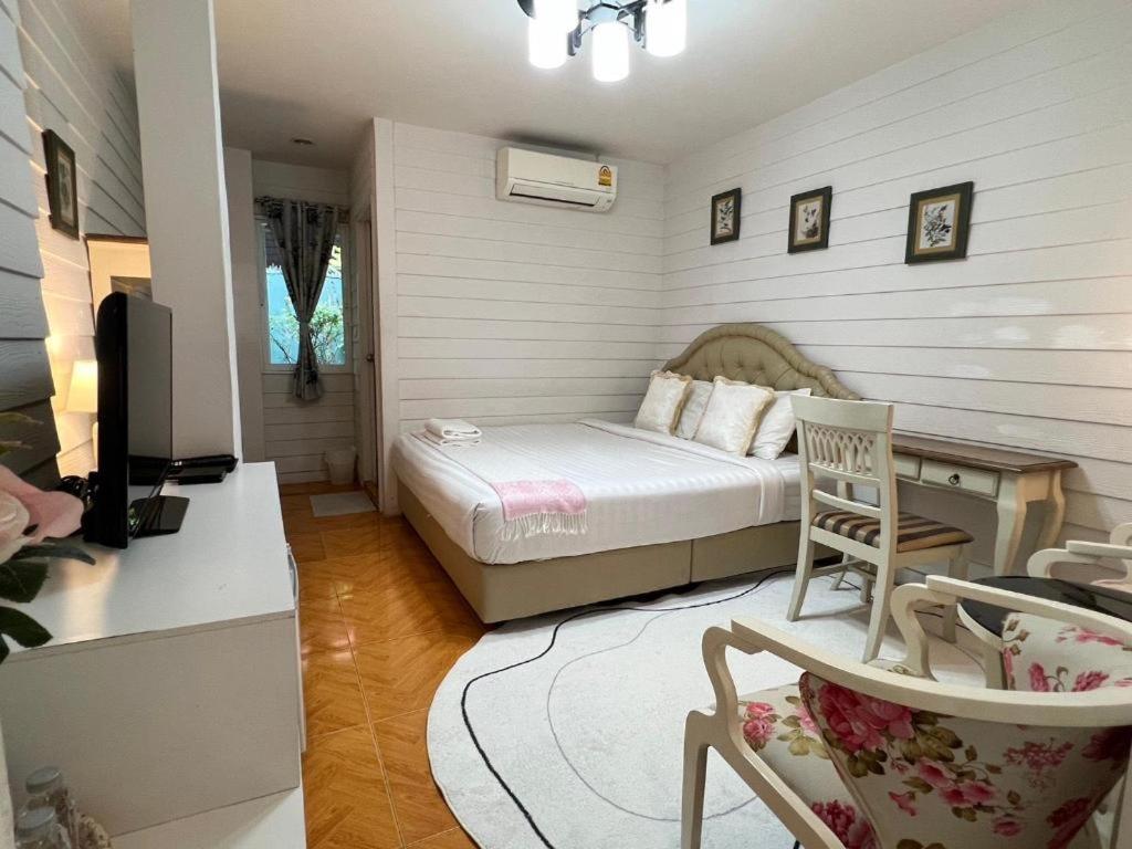 Ban Thungdang Housetel Bangkok Hotel Ngoại thất bức ảnh