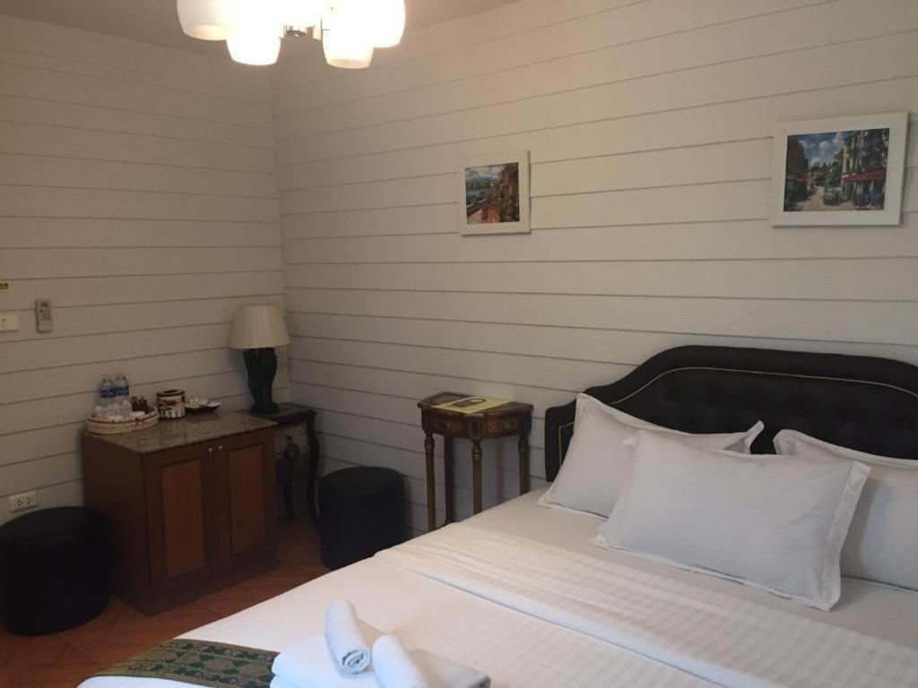 Ban Thungdang Housetel Bangkok Hotel Ngoại thất bức ảnh