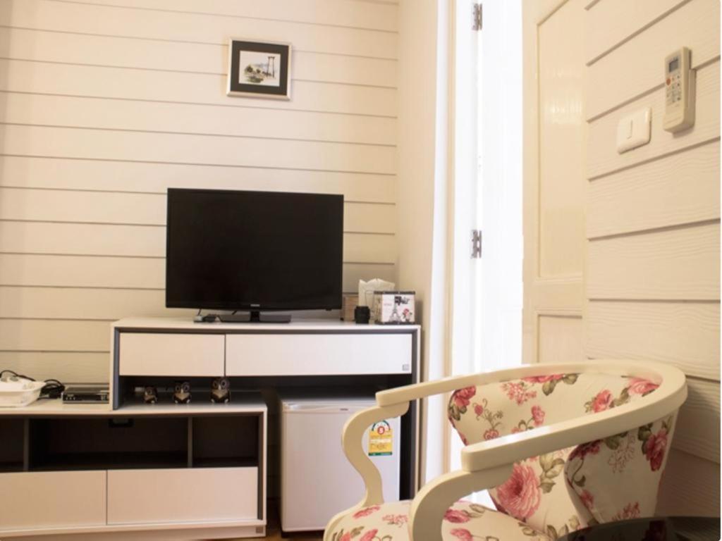 Ban Thungdang Housetel Bangkok Hotel Ngoại thất bức ảnh