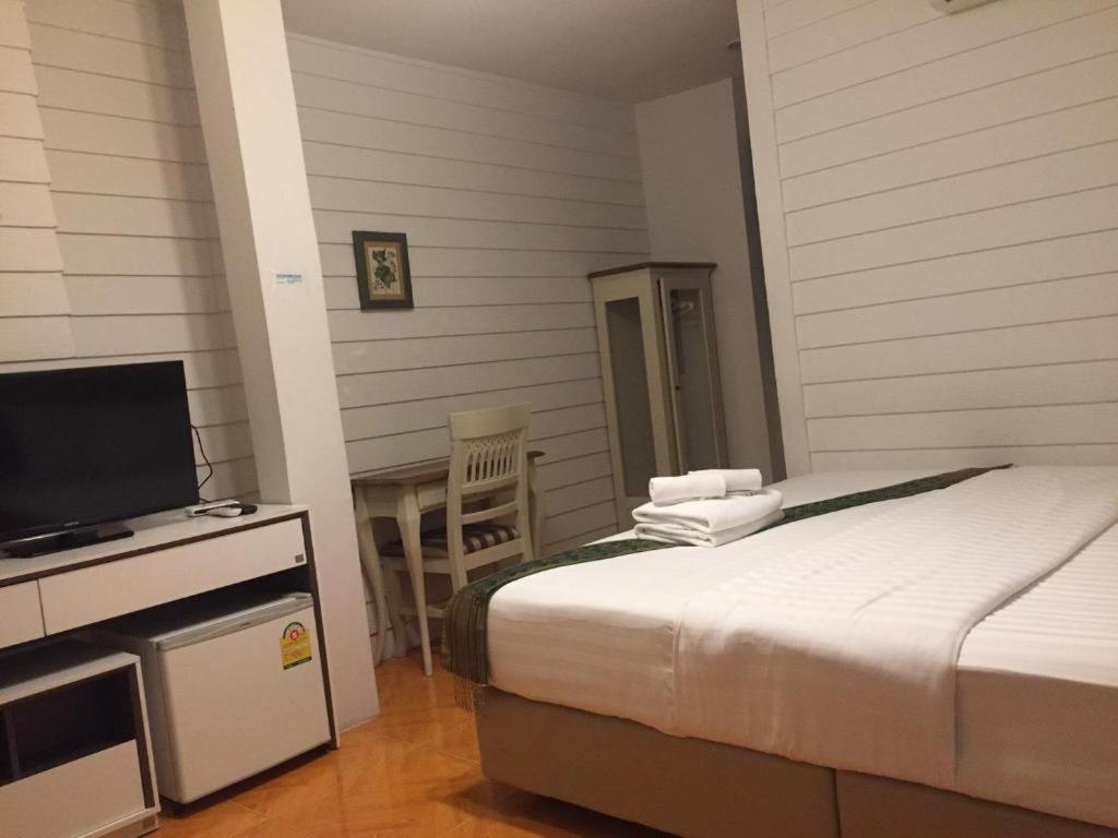 Ban Thungdang Housetel Bangkok Hotel Ngoại thất bức ảnh
