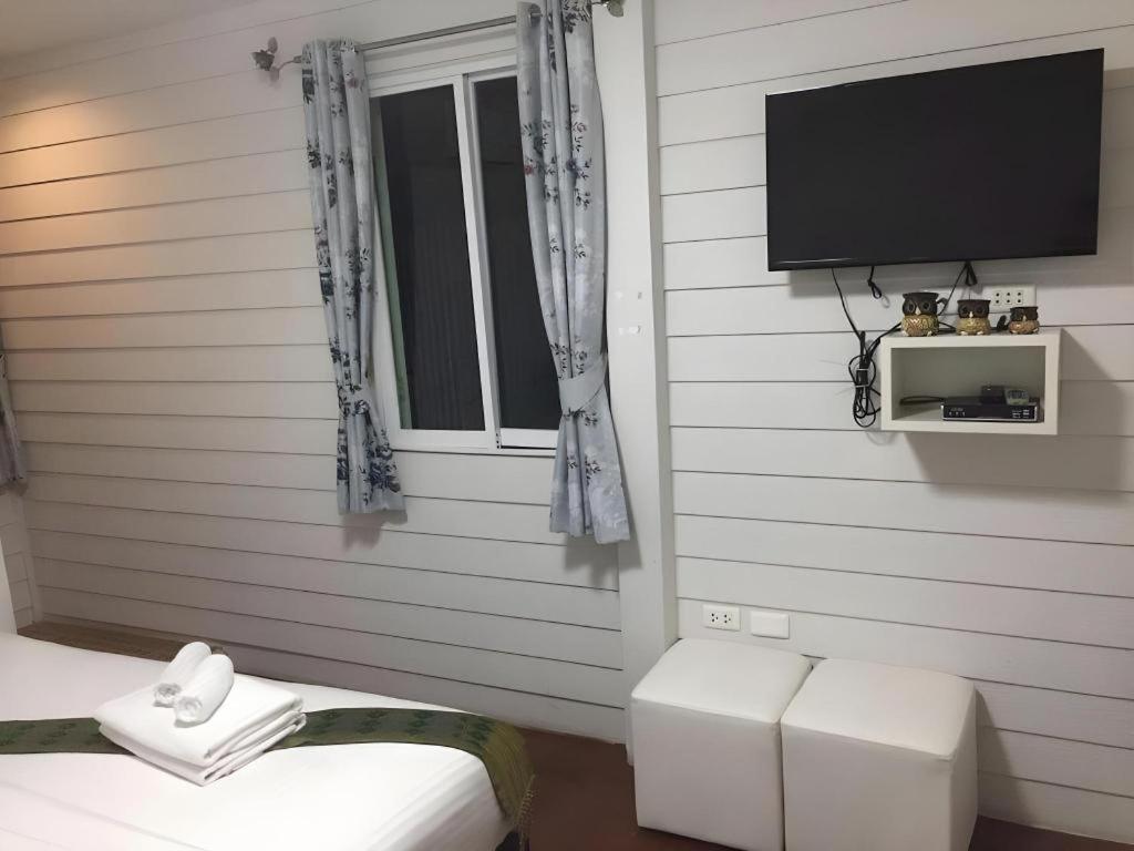 Ban Thungdang Housetel Bangkok Hotel Ngoại thất bức ảnh