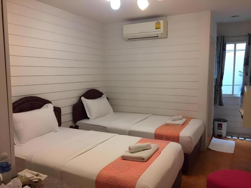 Ban Thungdang Housetel Bangkok Hotel Ngoại thất bức ảnh