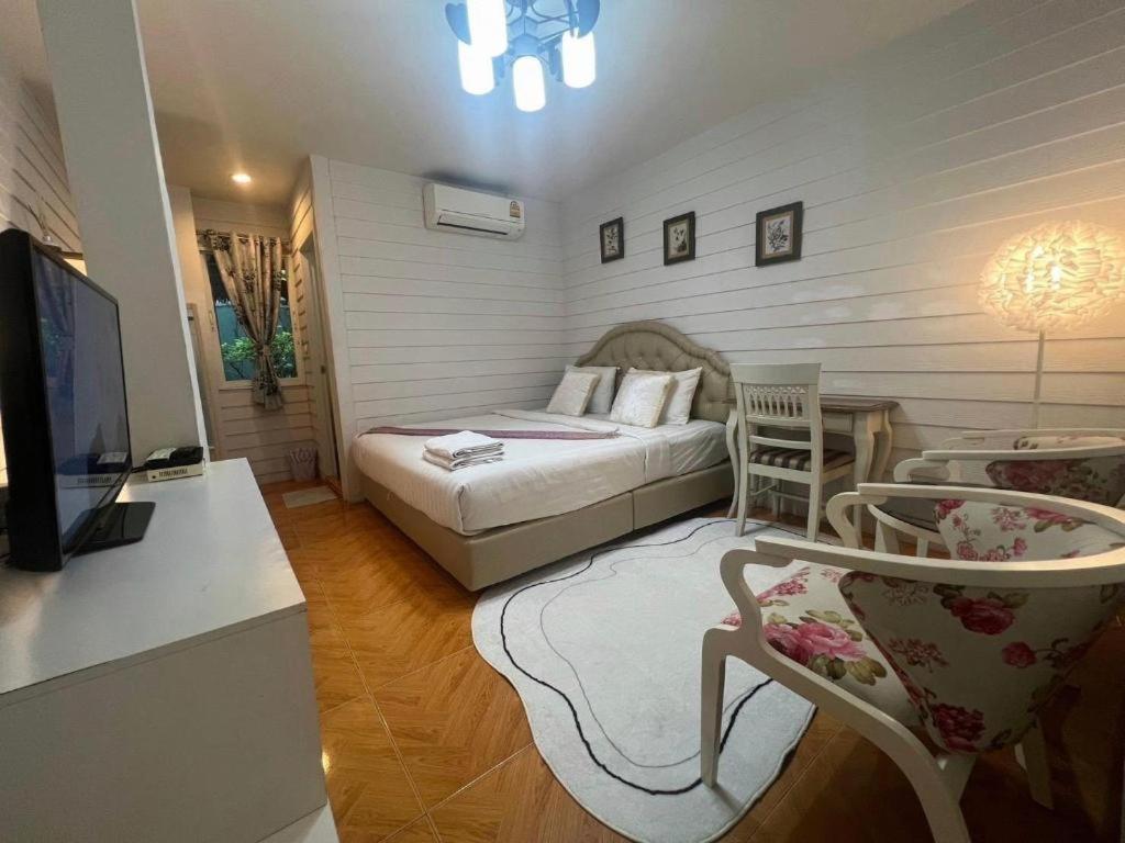 Ban Thungdang Housetel Bangkok Hotel Ngoại thất bức ảnh